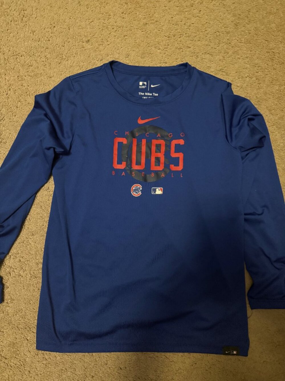 Nike Cubs long sleeve Boys Youth Medium Dri Fit